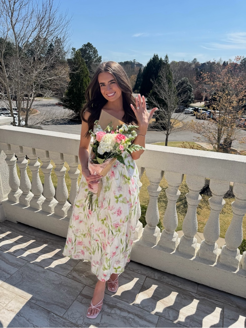 Bardot: Lola Corset Midi Dress in Summer White Floral - Picture 3 of 3